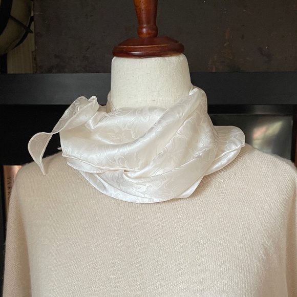 vintage scarf - Picture 3 of 6